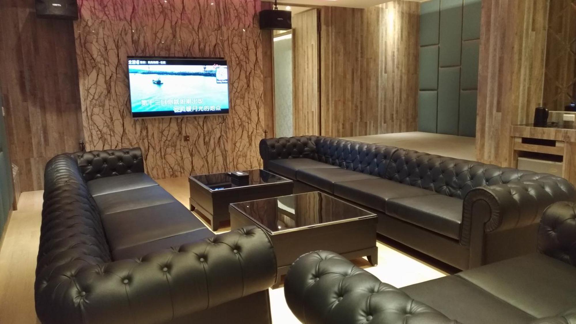 Aquarius Motel Taichung Buitenkant foto