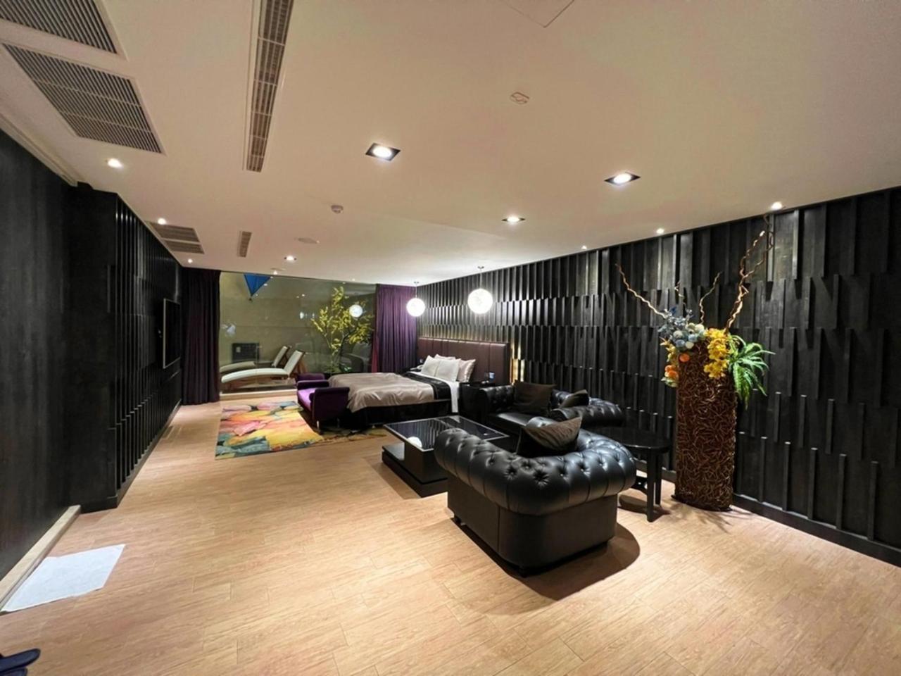 Aquarius Motel Taichung Buitenkant foto