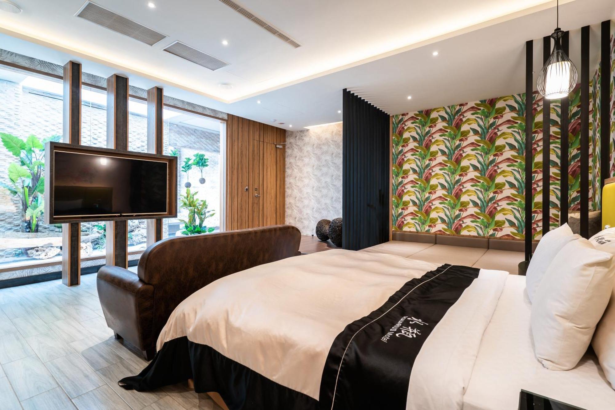 Aquarius Motel Taichung Buitenkant foto