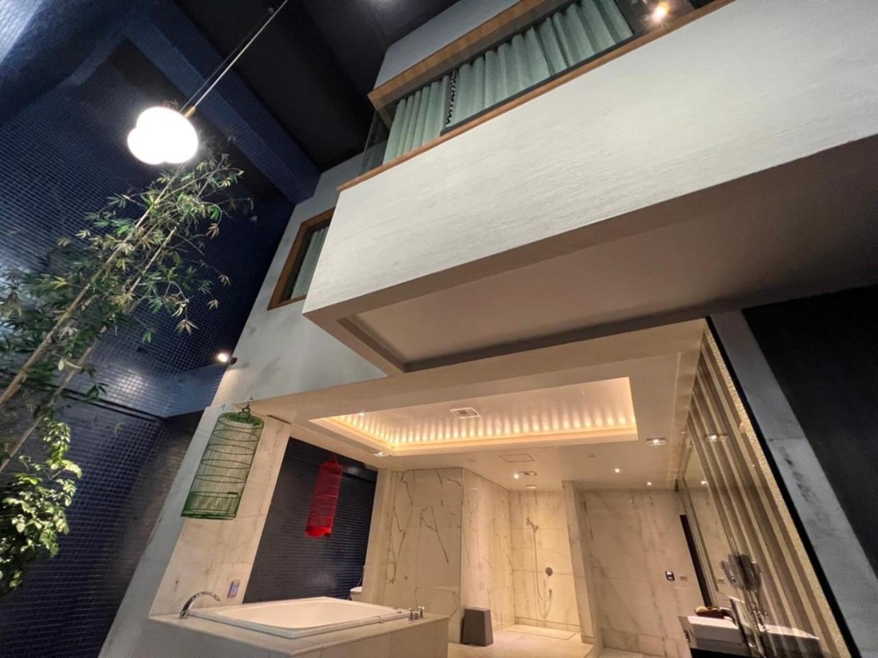 Aquarius Motel Taichung Buitenkant foto