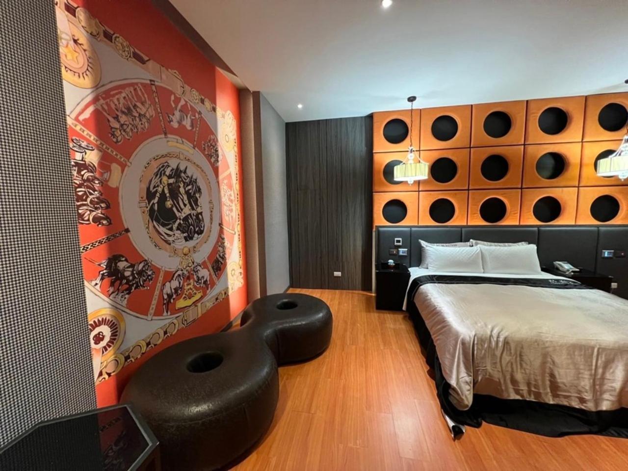 Aquarius Motel Taichung Buitenkant foto
