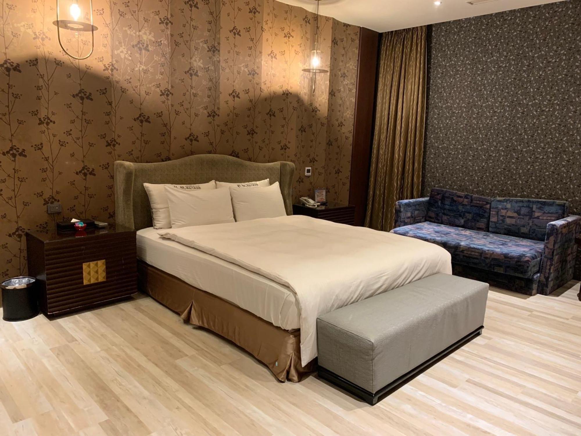 Aquarius Motel Taichung Buitenkant foto