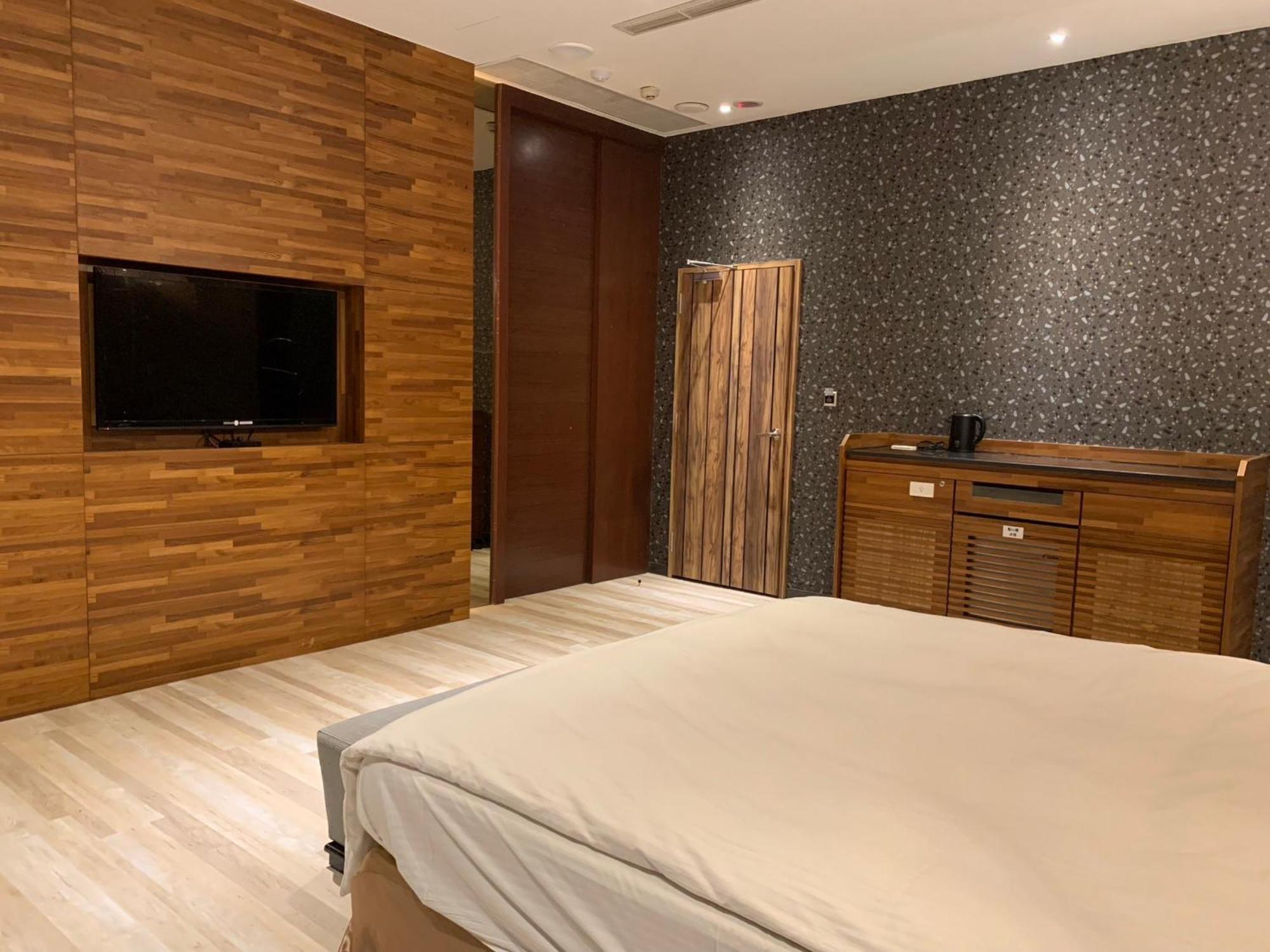 Aquarius Motel Taichung Buitenkant foto