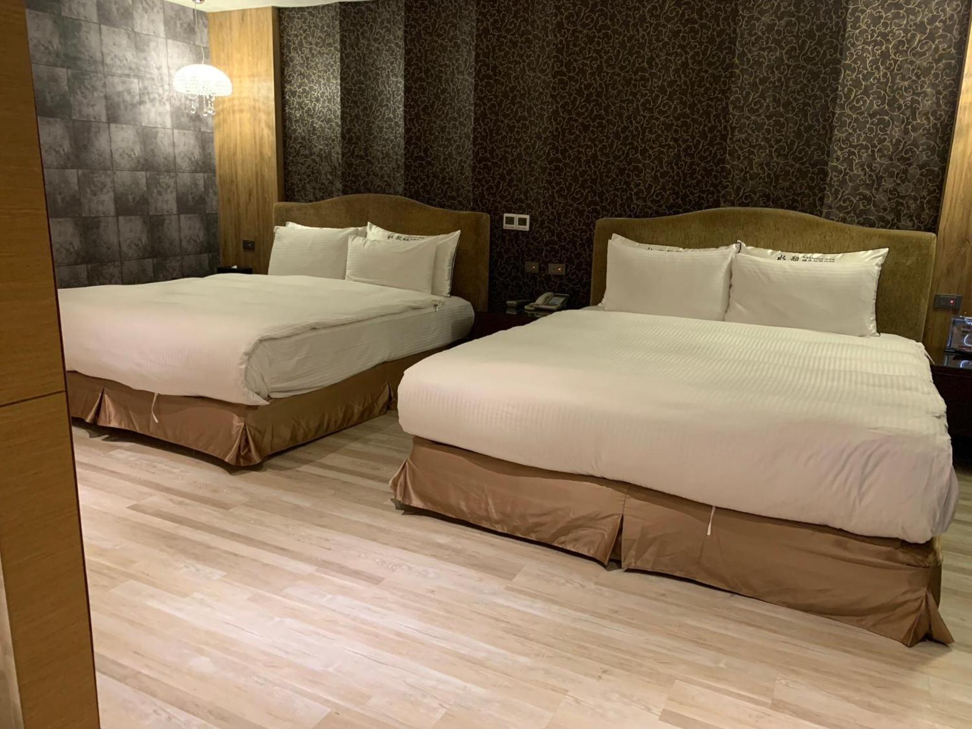 Aquarius Motel Taichung Buitenkant foto